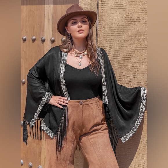 Plus Size Geometric Open Front Fringe Hem Cardigan - Picture 1 of 6